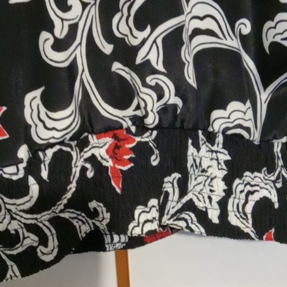 Alfred Dunner Black Floral design top - Picture 5 of 9